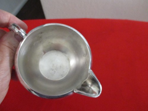 Vintage William A Rogers Silverplated Creamer with Feather Design Accents - Picture 5 of 12