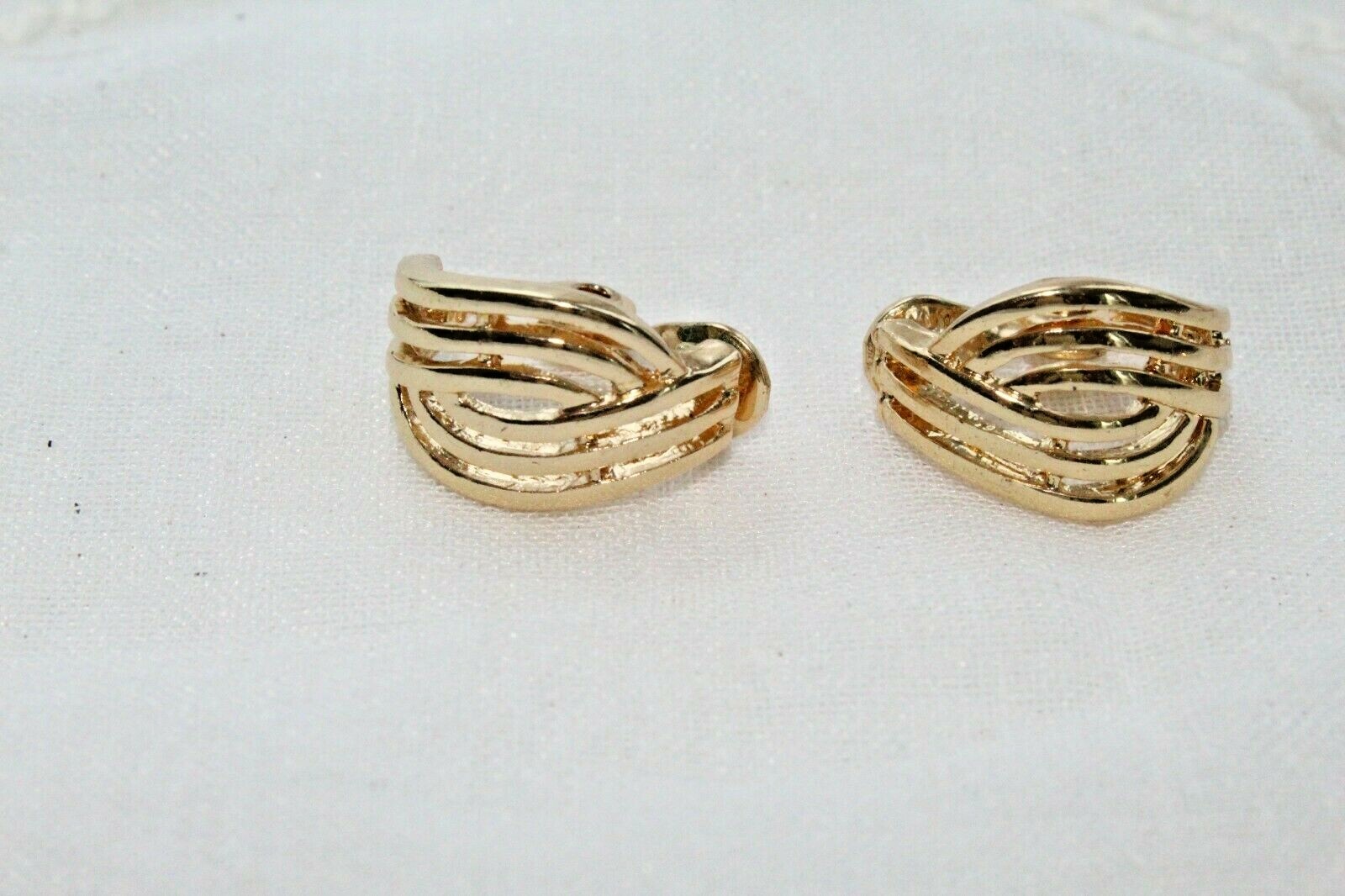 HMN Signed Gold Tone Small Swirl Fashion Clip On Earrings | eBay