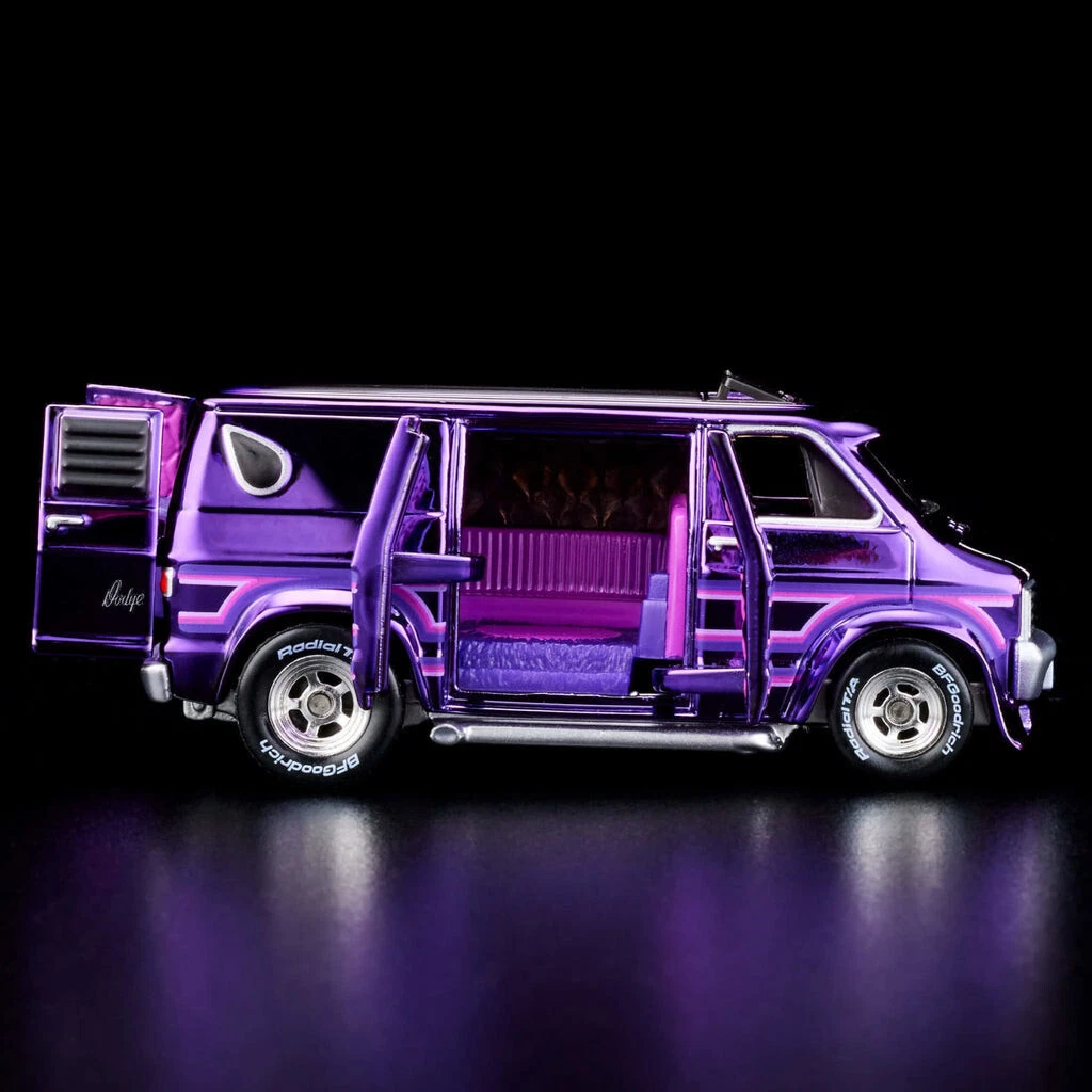 Hot Wheels Collectors RLC Exclusive '70s Dodge Tradesman Van