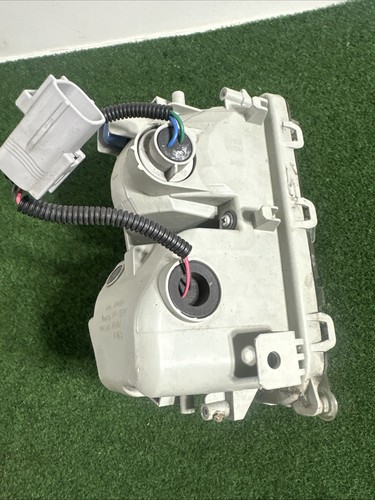 2012-2015 Toyota Prius Left Driver LH Side LED Fog Turn Signal Lamp OEM Crack - Picture 9 of 15