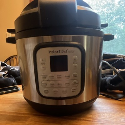 Instant Pot Duo 6 Qt 1000W Stainless Steel Programmable 14-Program w/ Lid