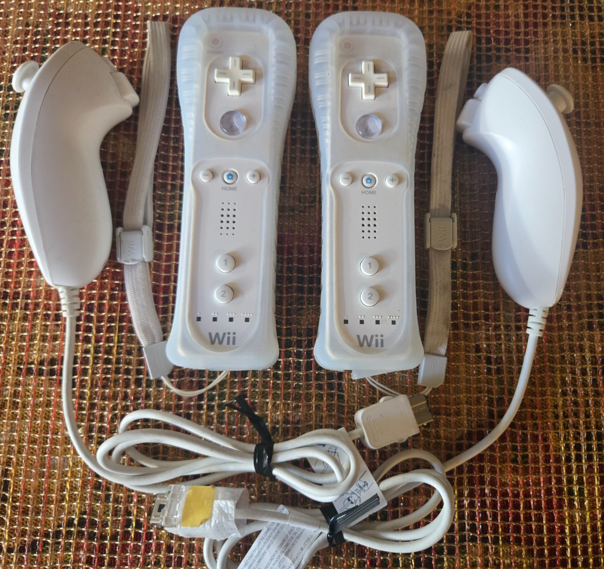 2) Official Nintendo Wii Controllers White Remotes With Nunchuks
