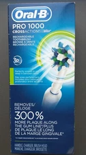 Oral-B Pro 1000 Rechargeable Electric Toothbrush Cross Action Braun WORN BOX