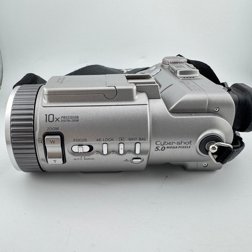 SONY Cyber-shot DSC-F707 Digital Camera 5.0MP Carl Zeiss Vario