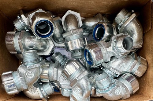 (25-Pk) Thomas & Betts 90 Deg Flexible Conduit Connector Liquidtight 1/2" 5252 - Picture 2 of 3
