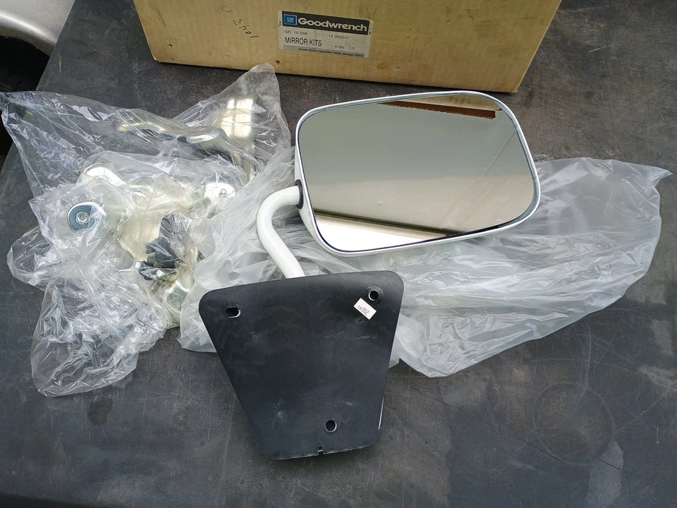 Espejo retrovisor exterior pintado R/V 996221 R/H G10 G20 nuevo 73-91 GMC Chevy G Van OEM Foto 2 de 4