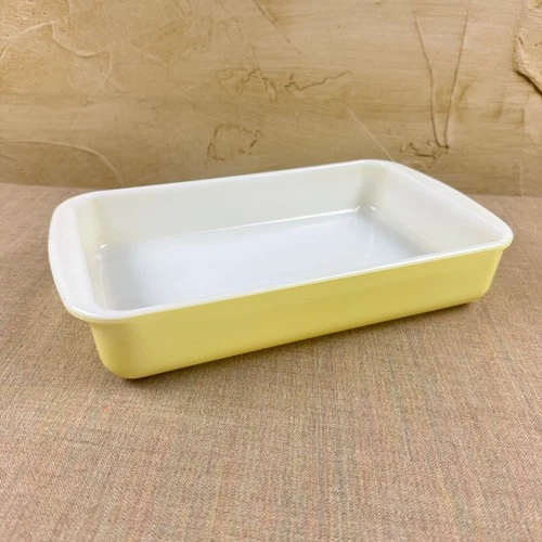 Vintage Pyrex Yellow Loaf Pan 1.5 Qt Milk Glass Baking Dish USA 10x5