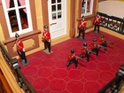 BRITAINS SHERWOOD FORESTERS TOY SOLDIERS / 8 FIGURES / Original with Box — photo 8