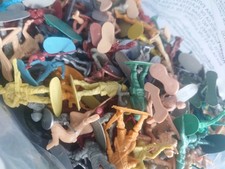 Large Job Lot Plastic Toy Soldiers Army Men Mixed Colours 600g Bundle