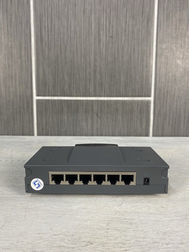LINKSYS Ethernet 10BaseT Fast Ethernet (NH105) 5-Ports External Hub Kit Open Box - Picture 6 of 8