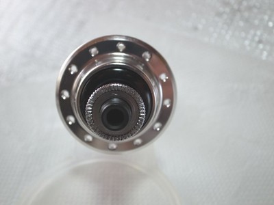 Suntour Superbe Pro Boss Hub HB-SB00 100x126mm SF20Hx24H Front and