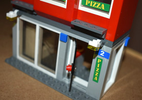 LEGO City 7641 City Corner 100% Complete with Instructions & 5 Minifigures