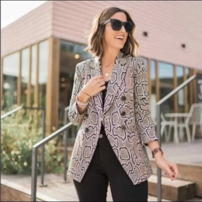 Cabi Python Snake Print Blazer Size Style 3733 Shoulder Pads Career