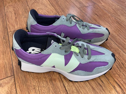 Size 9.5- Men's New Balance 327 