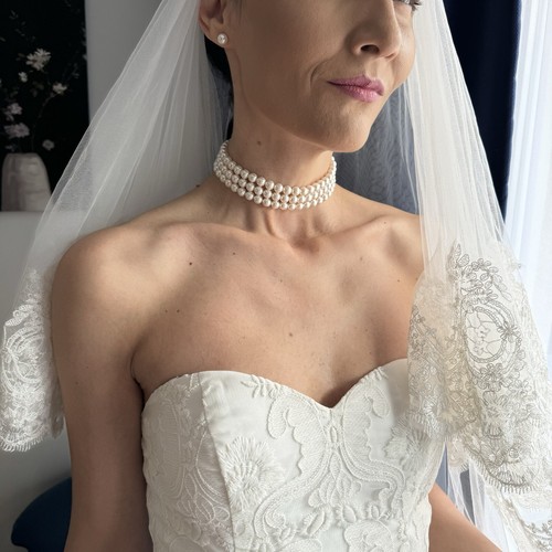 Layered pearl choker, three strand bridal necklace made with Swarovski pearls - Picture 4 of 23