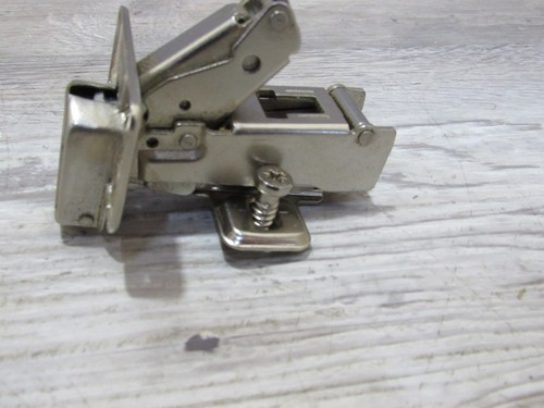 Lotto di 2 Cerniere Armadio Blum 70.655-01.01 con Piastra Base di Montaggio #HN-14 - Foto 5 di 12