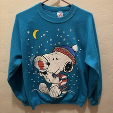 Vintage United Feature Syndicate Winter PEANUTS Snoopy  Globe Sweatshirt Size L