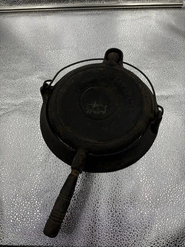 Wagner Ware Cast Iron Waffle Iron With Stand