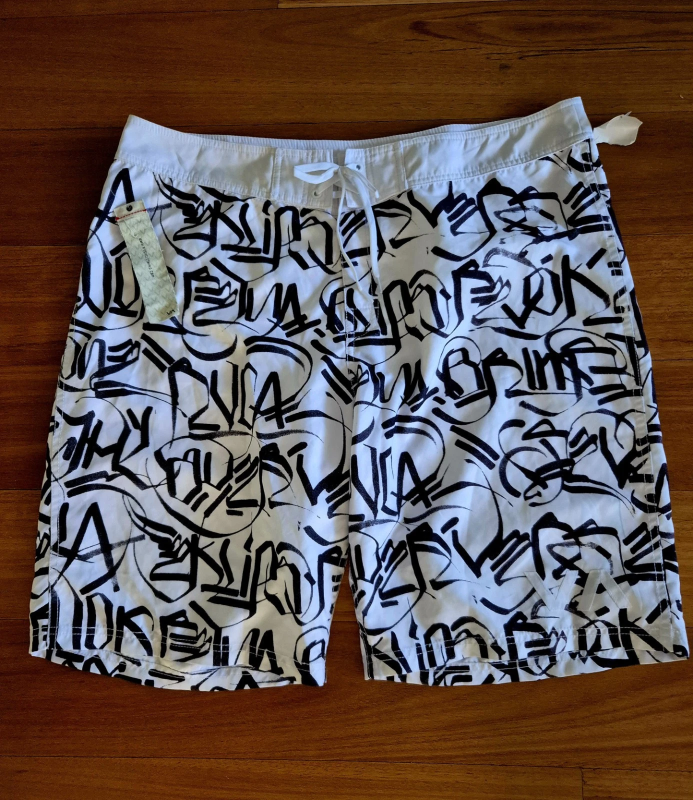 RVCA Board Shorts Mens Adult Size 38 White Black Surf Swim Beach Casual