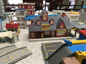 LARGE Lot of 1980s Galoob Micro Machine Buildings & Much More-See Photos & Read