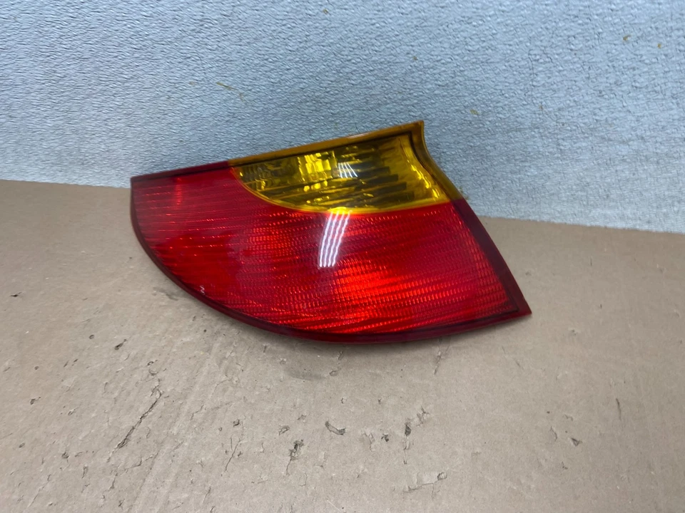2001-2002 Saturn SC2 SL2 S Series Left Driver LH Tail Light Oem R5633 DW - Image 2 of 4