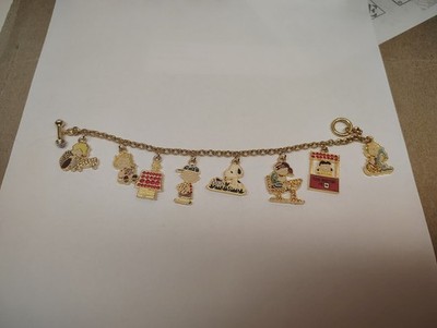 Vintage Danbury Mint Peanuts Charm Bracelet Snoopy Rhinestone Gold Tone 7.5 inch