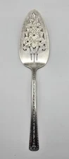 Vintage Wm Rogers & Son International Wm Blossom Pierced Pie Dessert Server 9.5"