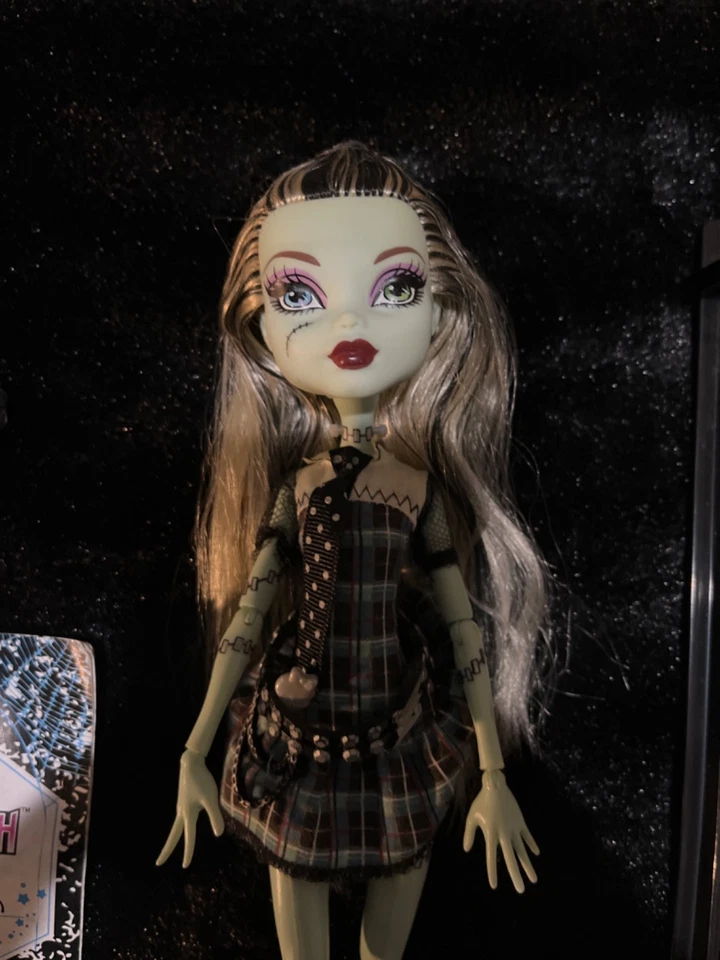 Muñeca Monster High 2009 Frankie Stein Foto 2 de 4