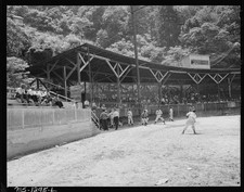 BASEBALL TEAM WARMING UP WELCH WEST VIRGINIA 1930 11X14 PHOTO