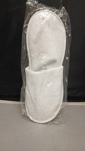 White Spa Slippers Unisex Closed Toe Disposable Hotel Guest Travel Slipper White