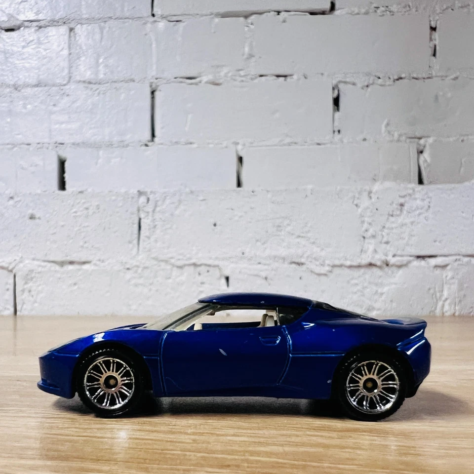 Matchbox MB750 2008 Lotus Evora Blue 2009 Sports Cars 2/13 White Interior - Image 3 of 4