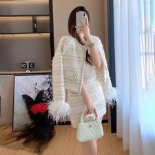 Set Femme Beige Élégant Veste Court Et Jupe avec Strass Détails Plume CF62015