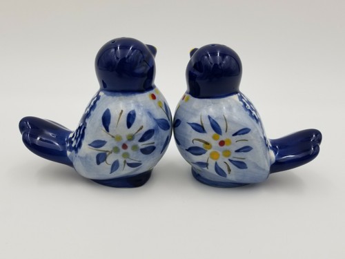 Temp-Tations Old World Blue Bird Salt & Pepper Shaker Set - Picture 2 of 5
