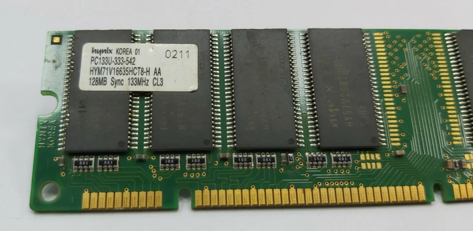 Hynix PC133U-333-542 HYM71V16635HCT8-H AA 128MB Sync 133 MHz CL3 SD RAM Memory - Image 2 of 4