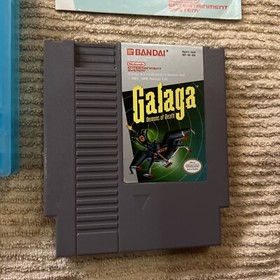 Galaga: Demons of Death con custodia Nintendo blu manuale (Nintendo NES, 1988)