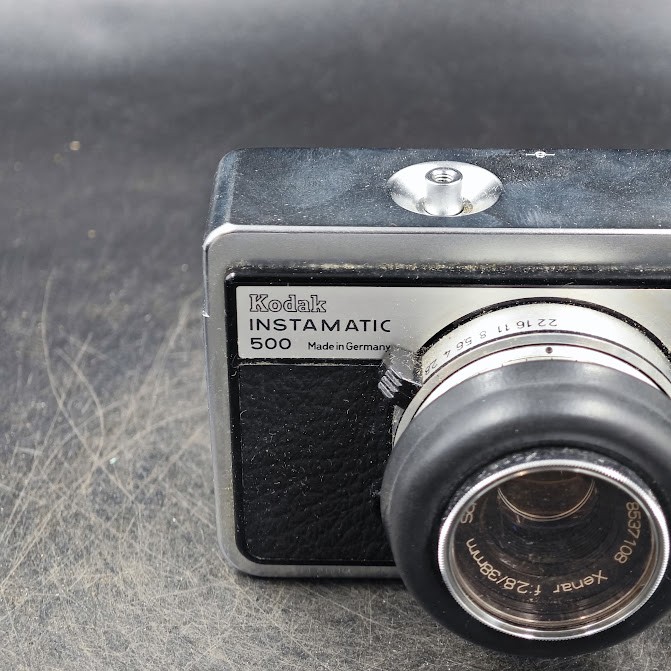 Un appareil – le Kodak Instamatic 500 – Le journal de