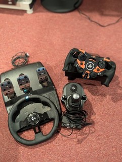 Logitech G923 Racing Wheel Pedals TRUEFORCE PlayStation and PC MPN 841 000059