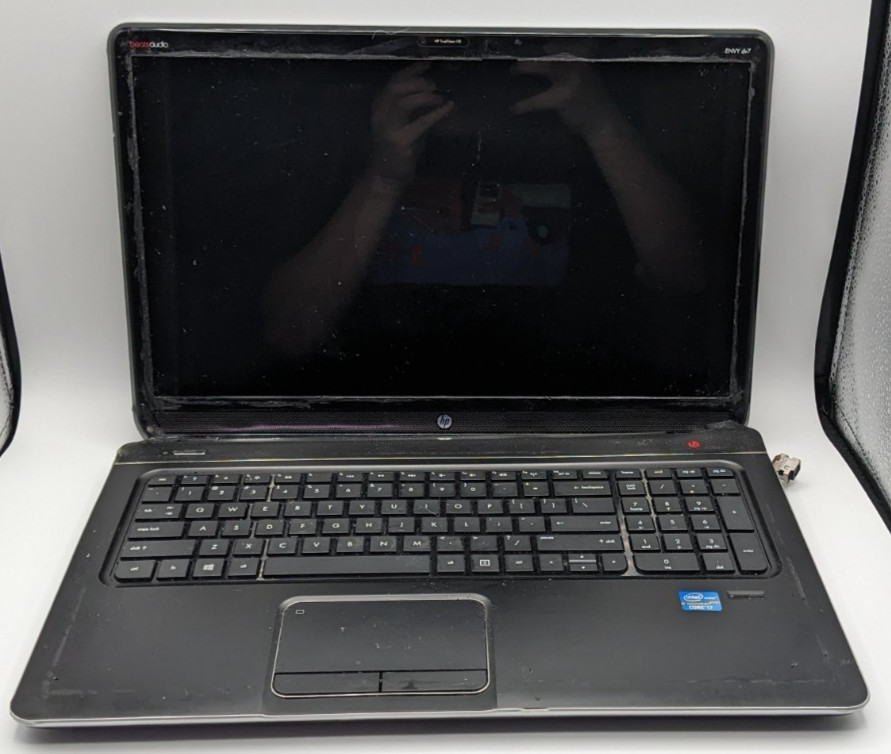 HP Envy DV7T-7200 i7 3rd gen 4gb ddr3 NO HDD for parts Cracked hinges