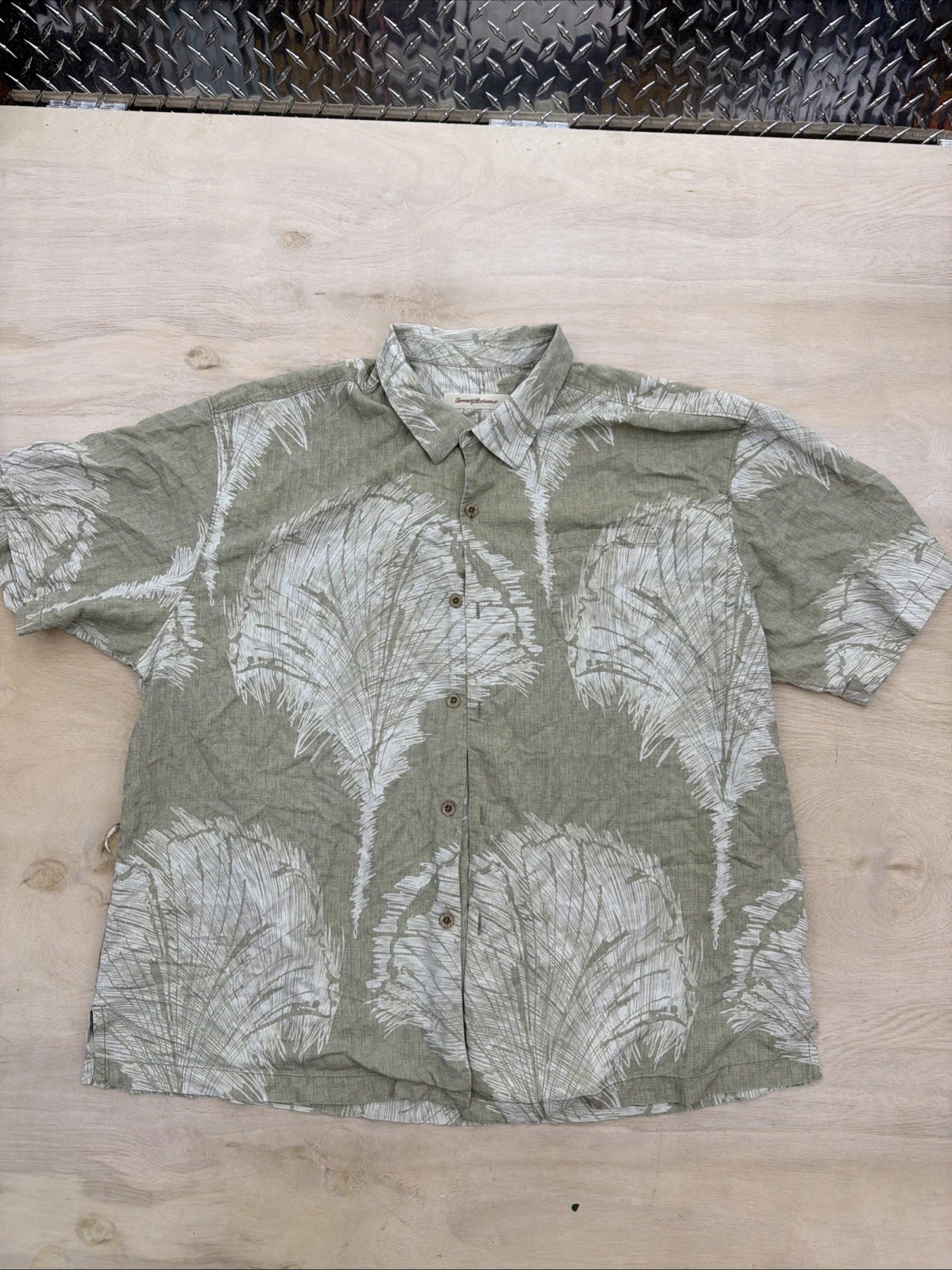 Tommy Bahama Shirt Mens Large Green 100% Silk Palm Leaf Hawaiian Tropical