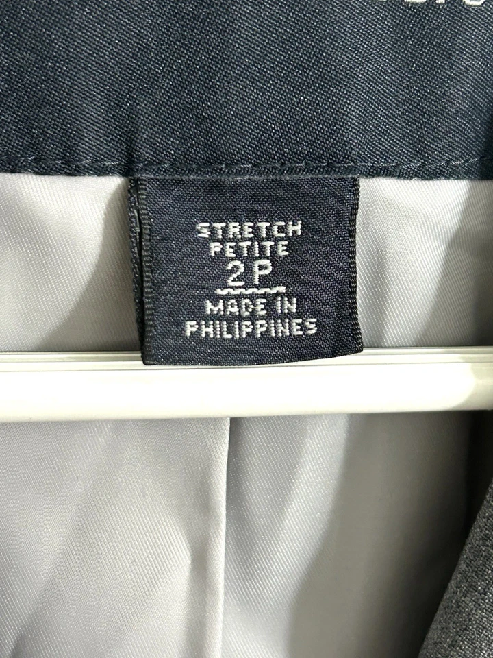 Banana Republic Gray Pinstripe Blazer jacket women size 2P classic 92% wool - Image 3 of 4