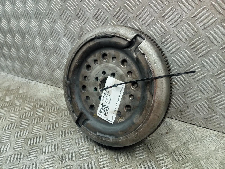 VOLKSWAGEN GOLF FLYWHEEL CLUTCH KIT 2.0 PETROL CHHA 06J105266AL MK7 2013-2020 - Image 3 of 4