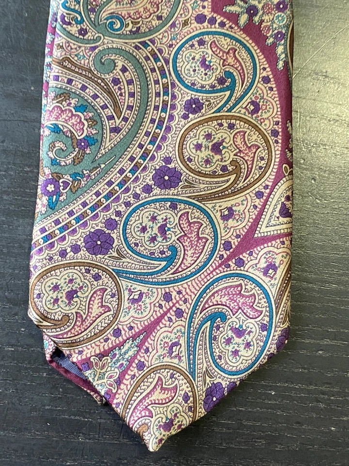 Corbata de seda Guy Laroche para hombre alta costura grande diseño cachemir rosa EE. UU. De colección Foto 3 de 4