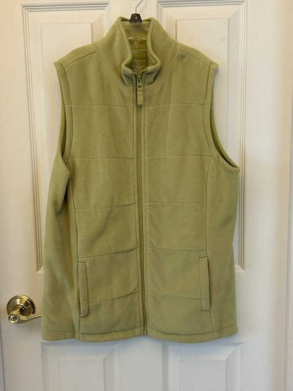 WOMEN'S LIGHT GREEN FLEECE VEST - BY: LAND'S END -- SIZE : SMALL ( 6-8 )