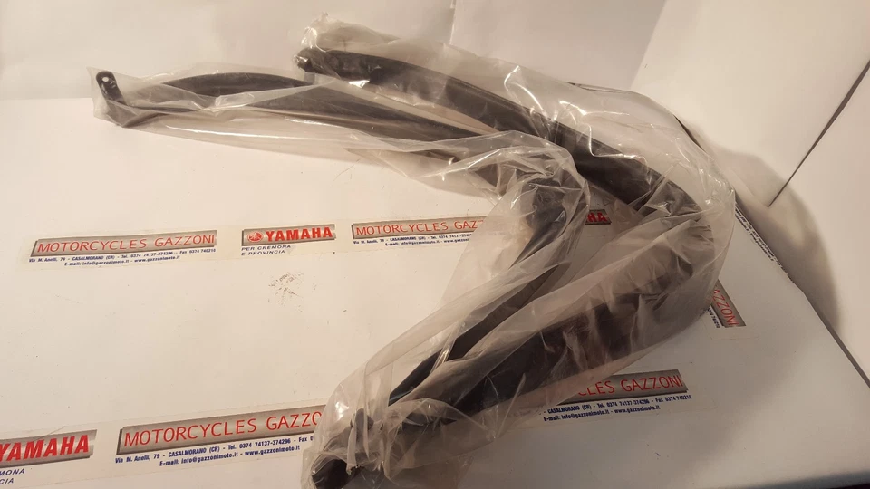 Déflecteurs D’Air Latéraux GIVI Pour Yamaha Majesty Skyliner 125 TZ501 - Photo 1/1