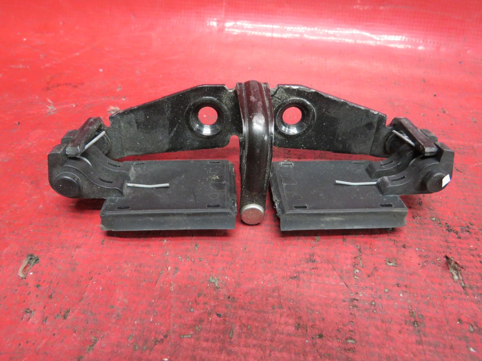 2006 BENTLEY FLYING SPUR TRUNK LOCK LATCH CATCH