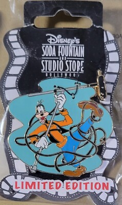 Disney DSF Film Crew Characters Goofy as Sound Technician Boom Mic