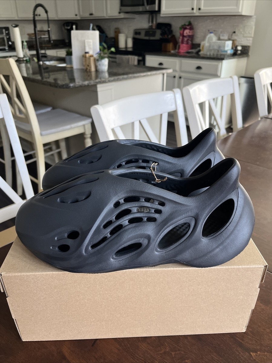 Adidas Yeezy Foam Runner Onyx 2024 (HP8739) Size 12 Men display picture 1
