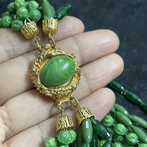 Vintage seltene Art Deco Bakelit Stil grüne Lucite Perlen 8 Strang Halskette 22 Zoll - Bild 8 von 9