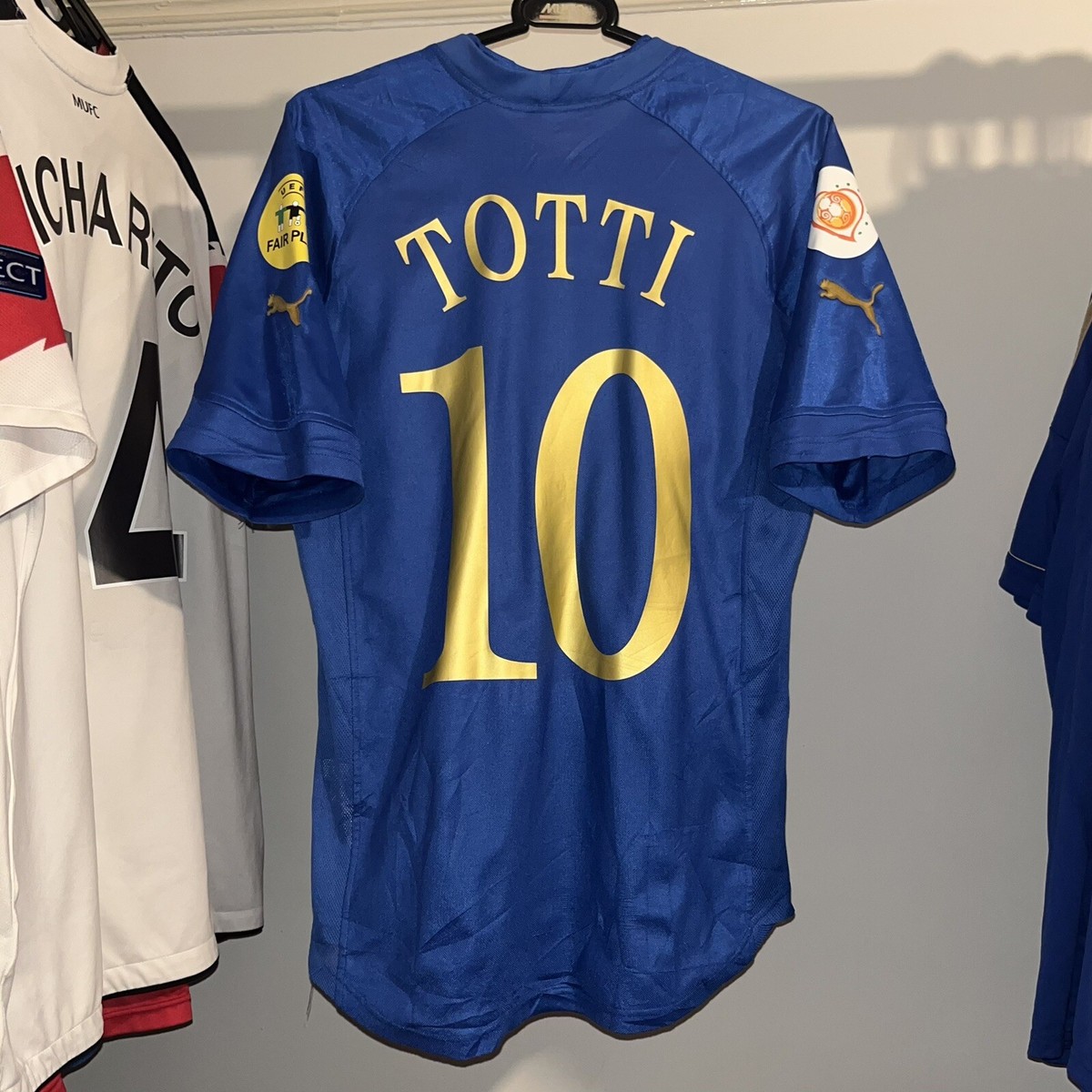 Italy Euro 2004/05/06 Puma Home Football Shirt Totti 10 Mens