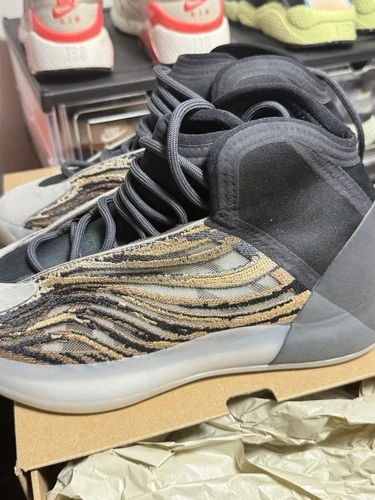 adidas Yeezy QNTM Amber Tint Sneaker, Größe EU41 Us8,5